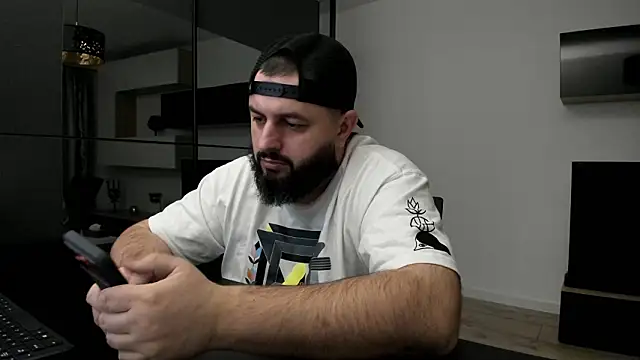 Snapshot of DravenPeak chatting on February 2026 07:41:02 PM DravenPeak online show from February 2026 07:41:02 PM