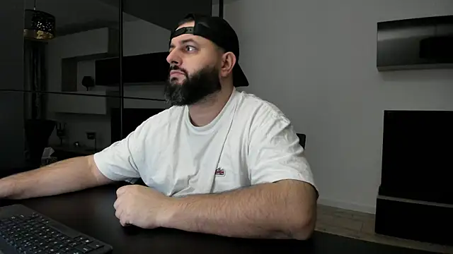 Snapshot of DravenPeak chatting on February 2026 09:33:02 PM DravenPeak online show from February 2026 09:33:02 PM