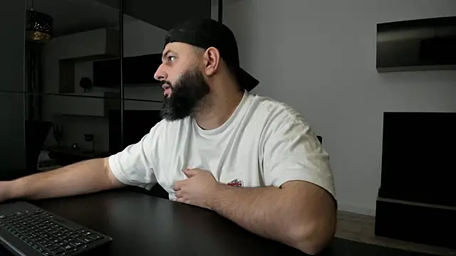 Snapshot of DravenPeak chatting on February 2026 08:49:02 PM DravenPeak online show from February 2026 08:49:02 PM