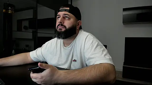 Snapshot of DravenPeak chatting on February 2026 08:07:02 PM DravenPeak online show from February 2026 08:07:02 PM