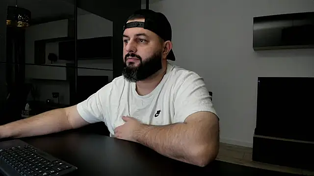 Snapshot of DravenPeak chatting on February 2026 10:08:02 PM DravenPeak online show from February 2026 10:08:02 PM