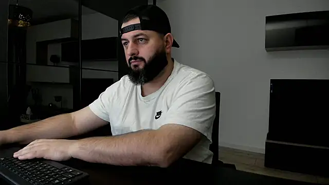 Snapshot of DravenPeak chatting on February 2026 08:30:01 PM DravenPeak online show from February 2026 08:30:01 PM