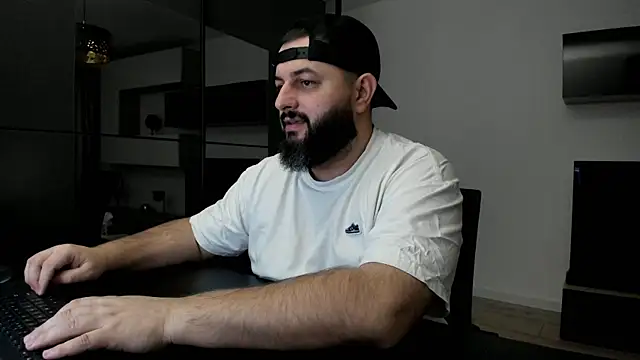 Snapshot of DravenPeak chatting on March 2026 08:44:01 PM DravenPeak online show from March 2026 08:44:01 PM