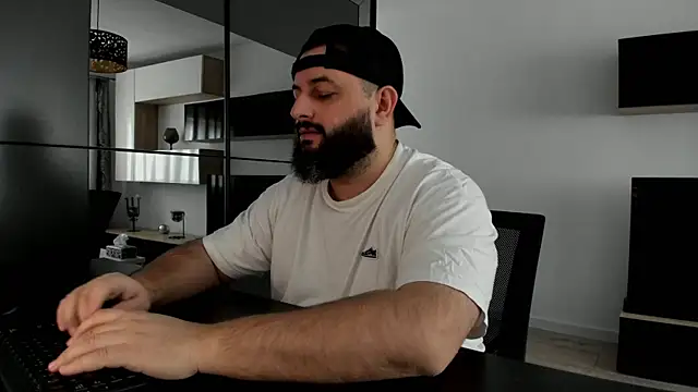 Snapshot of DravenPeak chatting on March 2026 10:44:01 AM DravenPeak online show from March 2026 10:44:01 AM