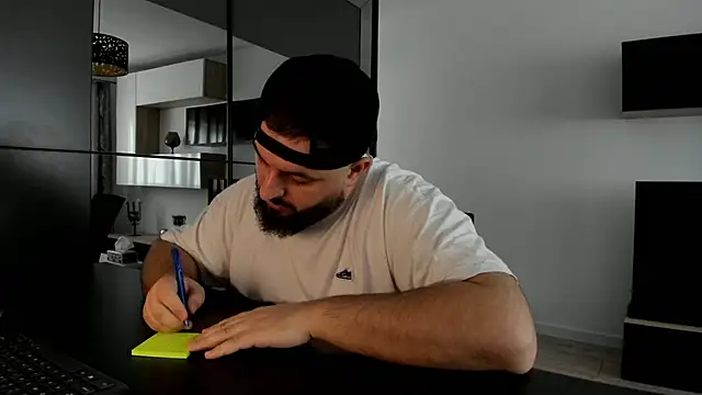 Snapshot of DravenPeak chatting on March 2026 08:53:01 AM DravenPeak online show from March 2026 08:53:01 AM