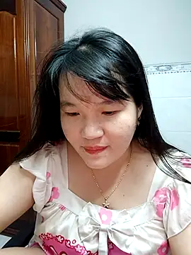 Snapshot of _Babyrose_ chatting on October 2025 03:43:01 PM Babyrose online show from October 2025 03:43:01 PM