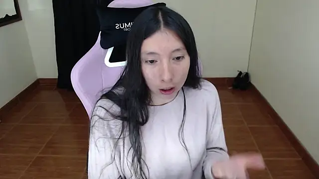 Snapshot of ScarlettShirahoshi chatting on October 2025 03:18:01 PM ScarlettShirahoshi online show from October 2025 03:18:01 PM