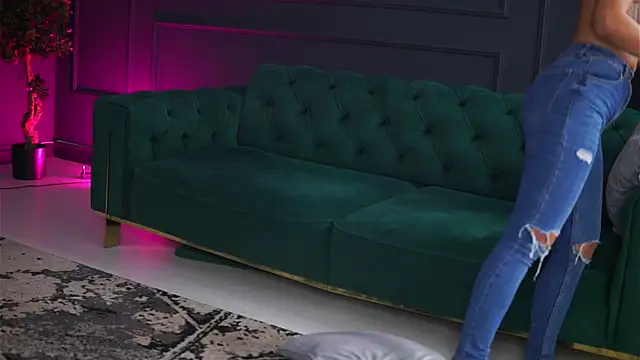 SiennaRuh online show from September 2025 10:31:02 AM