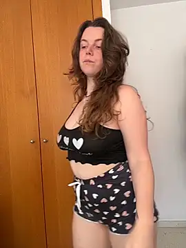 Snapshot of TenderLaGlamor chatting on May 2026 10:33:02 AM TenderLaGlamor online show from May 2026 10:33:02 AM