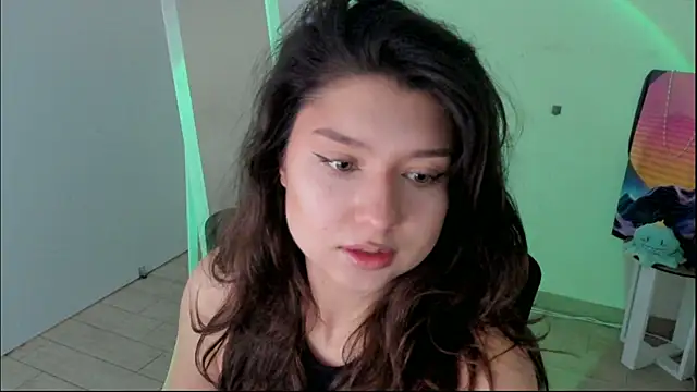 Snapshot of Sandra_Curly chatting on December 2025 10:41:02 PM Sandra Curly online show from December 2025 10:41:02 PM