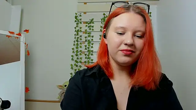 ScarletVixen  online show from October 2025 06:50:02 PM