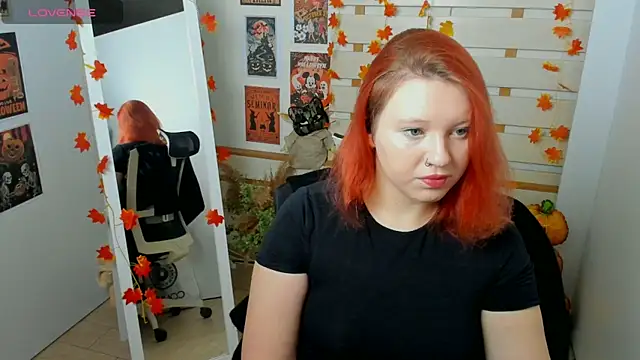 ScarletVixen  online show from October 2025 06:30:01 PM