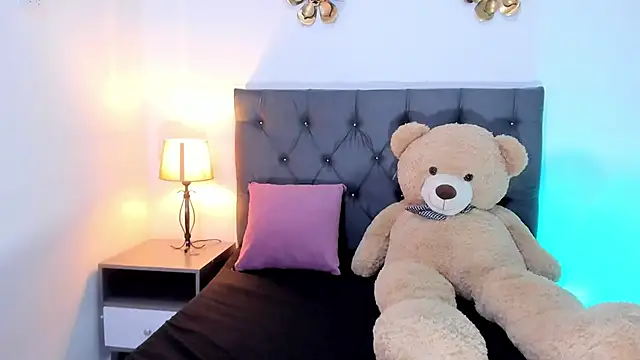 SagiraBelle online show from December 2025 05:19:02 PM