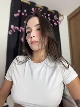 Snapshot of Scarlett05 chatting on May 2026 02:07:02 AM Scarlett05 online show from May 2026 02:07:02 AM