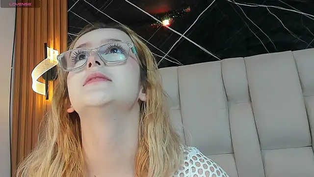 kristal joi dl online show from November 2025 12:16:01 PM