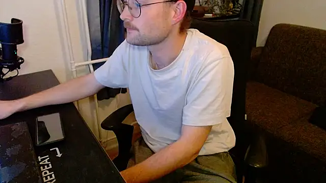 ChefDeLust online show from November 2025 05:46:02 PM