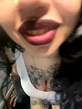 chicanachic13 online show from October 2025 09:48:01 PM