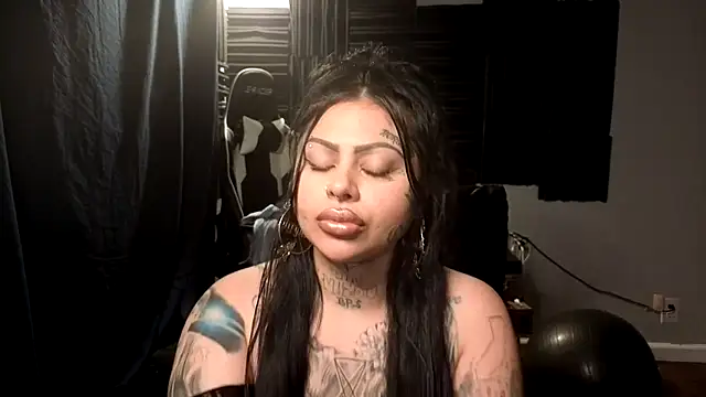 chicanachic13 online show from October 2025 06:26:02 AM