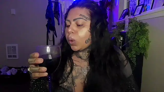chicanachic13 online show from June 2026 05:10:01 AM