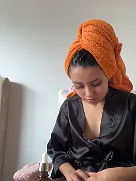 Victoria alson online show from October 2025 03:44:02 PM