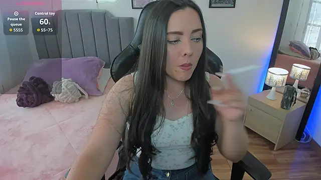 Snapshot of amaia_monet chatting on November 2025 08:19:02 PM amaia monet online show from November 2025 08:19:02 PM