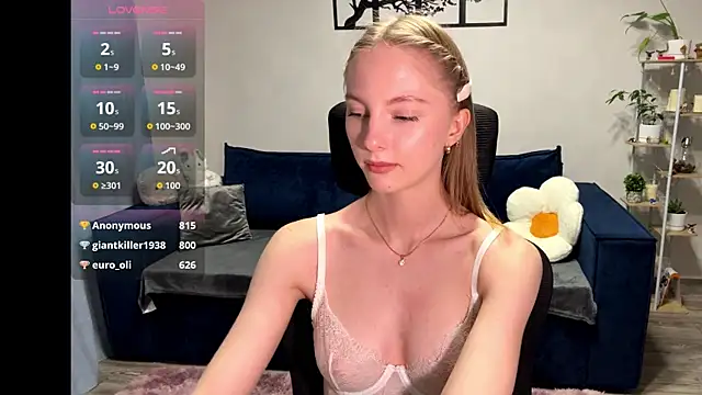 BrightAnnie online show from October 2025 03:01:01 PM