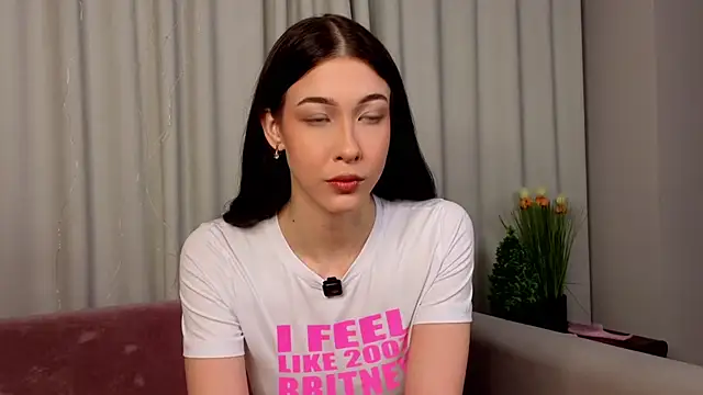 EviaRabasca online show from February 2026 11:42:01 AM