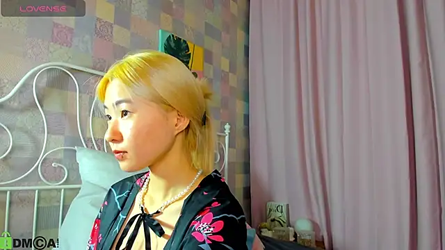 Snapshot of Aisi_18 chatting on September 2025 03:32:02 AM Aisi 18 online show from September 2025 03:32:02 AM