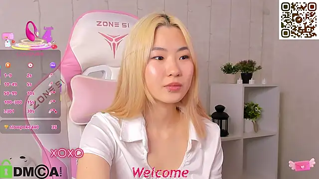 Snapshot of Aisi_18 chatting on November 2025 09:21:01 AM Aisi 18 online show from November 2025 09:21:01 AM