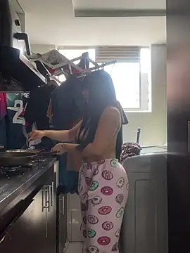 Snapshot of BrendaCrean chatting on March 2025 02:56:02 PM BrendaCrean online show from March 2025 02:56:02 PM