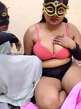 Hot modal online show from December 2025 04:18:02 AM