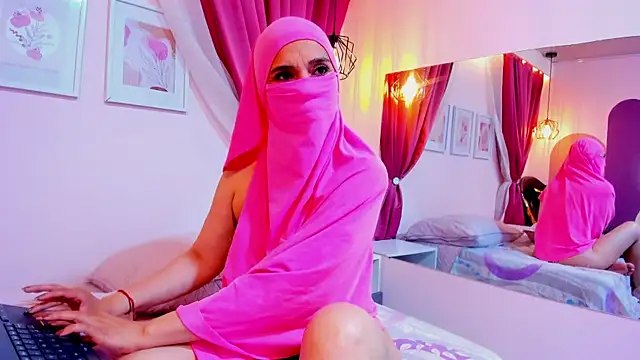 DaliaRahal online show from December 2025 01:06:01 PM