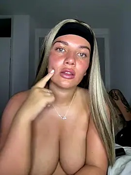 little lola x online show from September 2025 08:42:01 PM