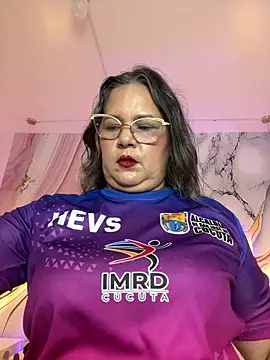 Snapshot of Lucy_Milf_474 chatting on June 2026 11:45:02 AM Lucy Milf 474 online show from June 2026 11:45:02 AM