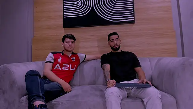 Snapshot of mike_friends chatting on December 2025 02:00:01 PM mike friends online show from December 2025 02:00:01 PM