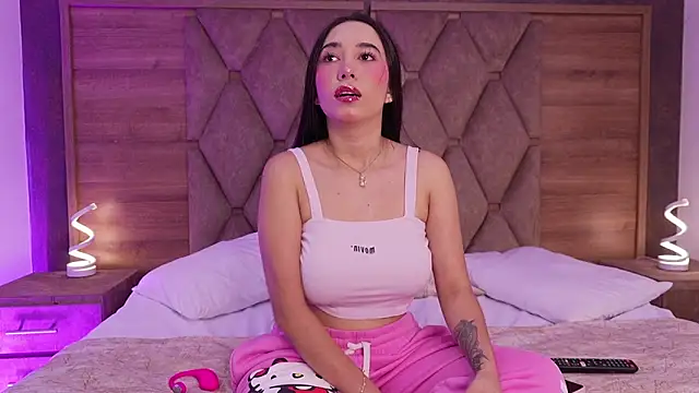 chloegils  online show from November 2025 03:34:01 PM