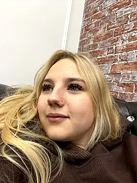 Sky Cutie online show from October 2025 04:45:01 AM