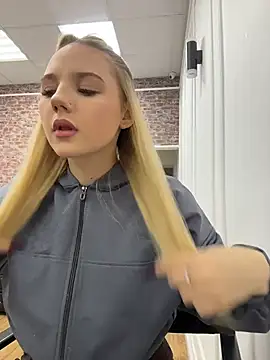 Sky Cutie online show from November 2025 04:23:01 AM