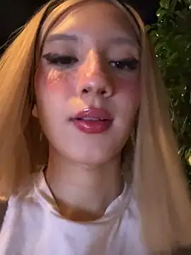 Snapshot of SweetBunnyGF chatting on November 2025 11:48:02 PM SweetBunnyGF online show from November 2025 11:48:02 PM