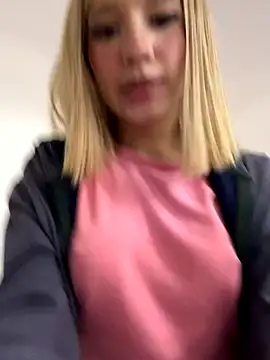 Snapshot of SweetBunnyGF chatting on November 2025 11:25:01 PM SweetBunnyGF online show from November 2025 11:25:01 PM