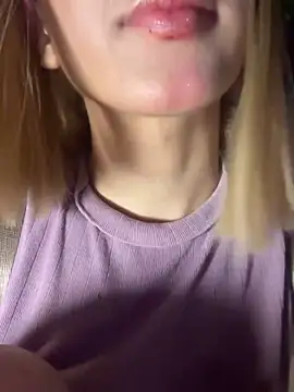 Snapshot of SweetBunnyGF chatting on December 2025 12:27:01 AM SweetBunnyGF online show from December 2025 12:27:01 AM