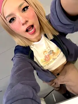 Snapshot of SweetBunnyGF chatting on December 2025 08:27:01 PM SweetBunnyGF online show from December 2025 08:27:01 PM