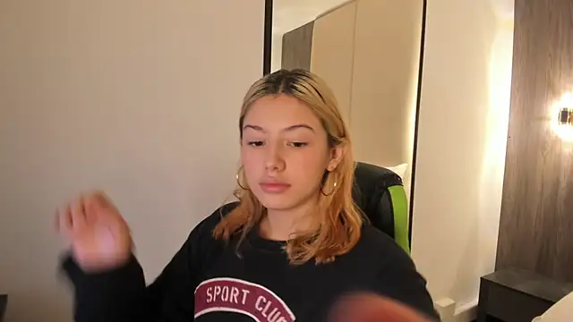 daniand  online show from November 2025 11:54:02 AM