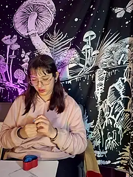 Snapshot of Violetaa_Leee chatting on September 2025 10:32:01 PM Violetaa Leee online show from September 2025 10:32:01 PM