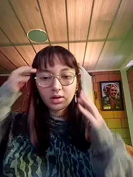 Snapshot of Violetaa_Leee chatting on September 2025 04:29:02 PM Violetaa Leee online show from September 2025 04:29:02 PM