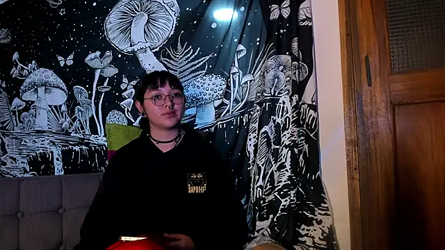 Snapshot of Violetaa_Leee chatting on September 2025 01:53:01 AM Violetaa Leee online show from September 2025 01:53:01 AM