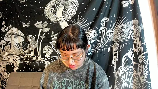 Snapshot of Violetaa_Leee chatting on October 2025 02:07:01 AM Violetaa Leee online show from October 2025 02:07:01 AM