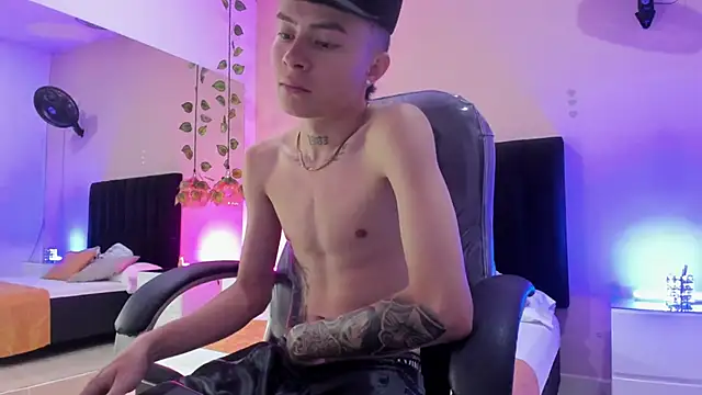 Nascary Fox online show from November 2025 07:24:02 PM