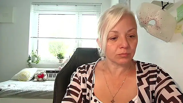 Linsy Kim online show from September 2025 07:55:02 AM