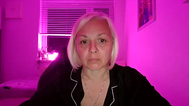 Linsy Kim online show from September 2025 07:08:02 PM